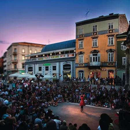 Gorgeous In With Sauna