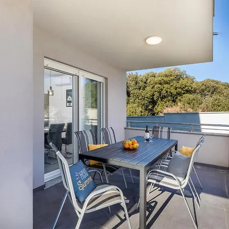 Gorgeous In With Sauna Pula