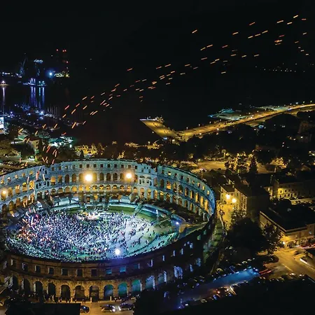 Gorgeous In With Sauna Holiday home Pula