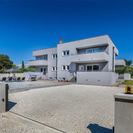Gorgeous In With Sauna Casa vacanze Pola