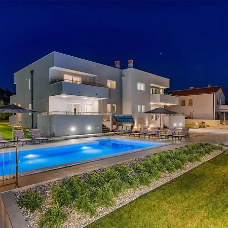 Amazing Home In Pula With Sauna Ferienhaus *