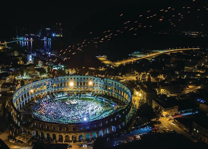 Gorgeous In With Sauna Tatil Evi Pula